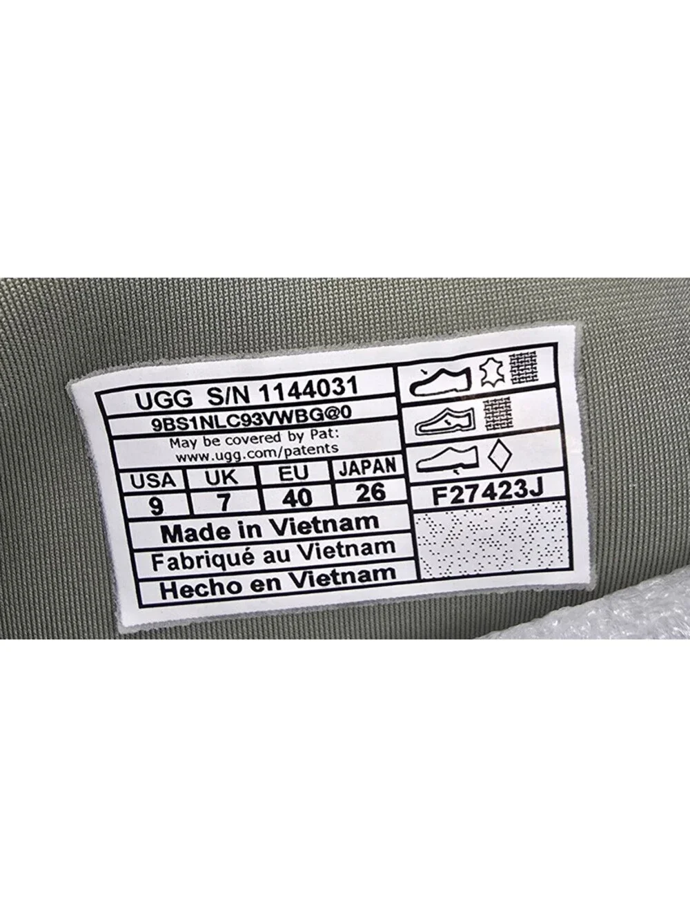 UGG Women's Classic Dipper Platform Suede Boots in Sage Green Size 9